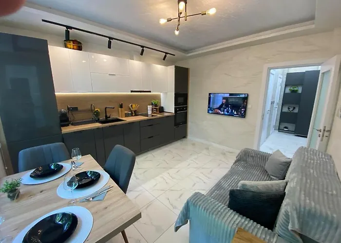 Sea Breeze Apartment *